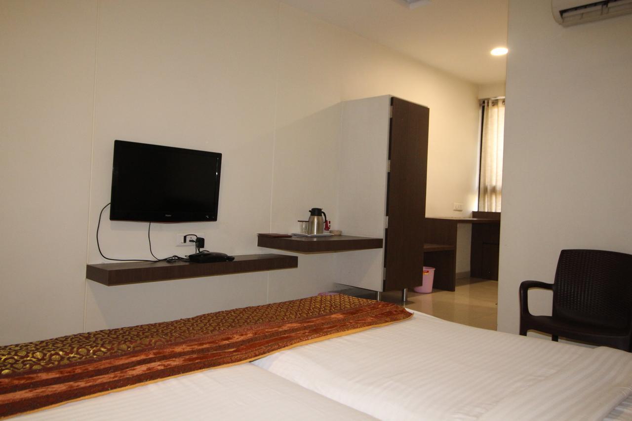 Hotel Girnar Aurangabad  Luaran gambar